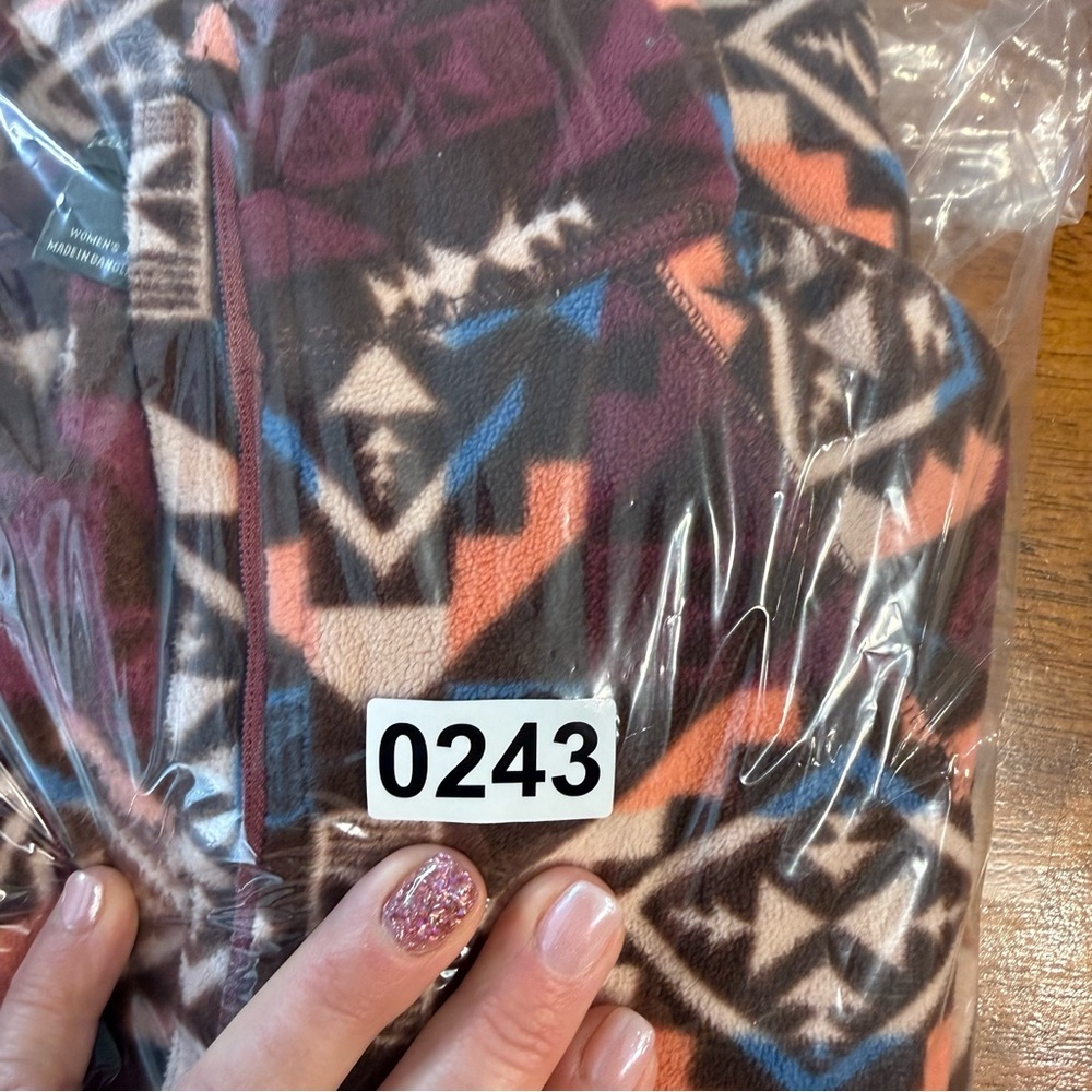 Eddie Bauer purple cream Geometric Patterned fleece Pullover size XS - Picture 11 of 11